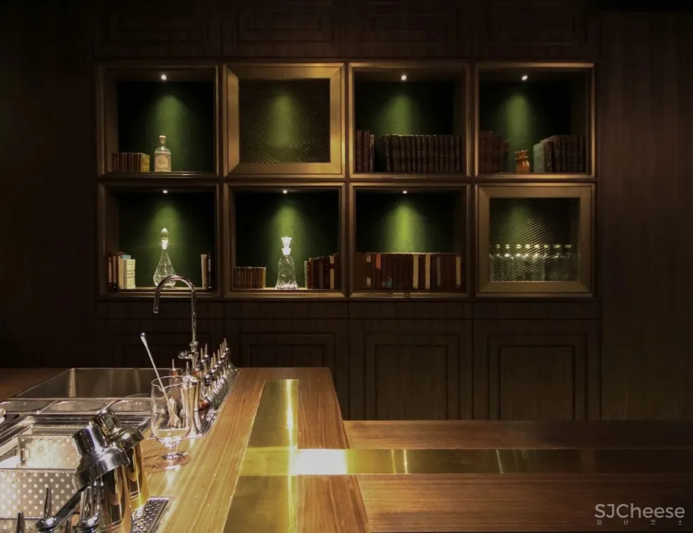 入口简陋到像WC,这个酒吧凭什么,连续两年成为“中国最佳酒吧”?