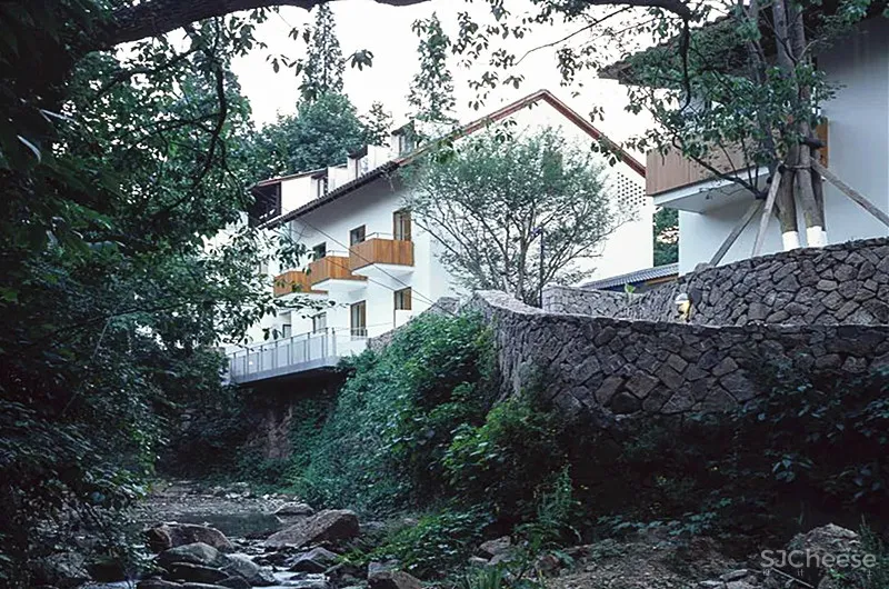 乡建如何不落俗套?15个最佳乡村建筑!