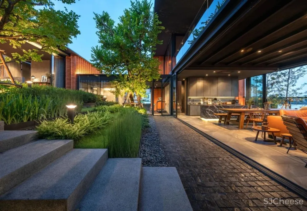 曼谷570㎡临湖别墅 WARchitect Studio