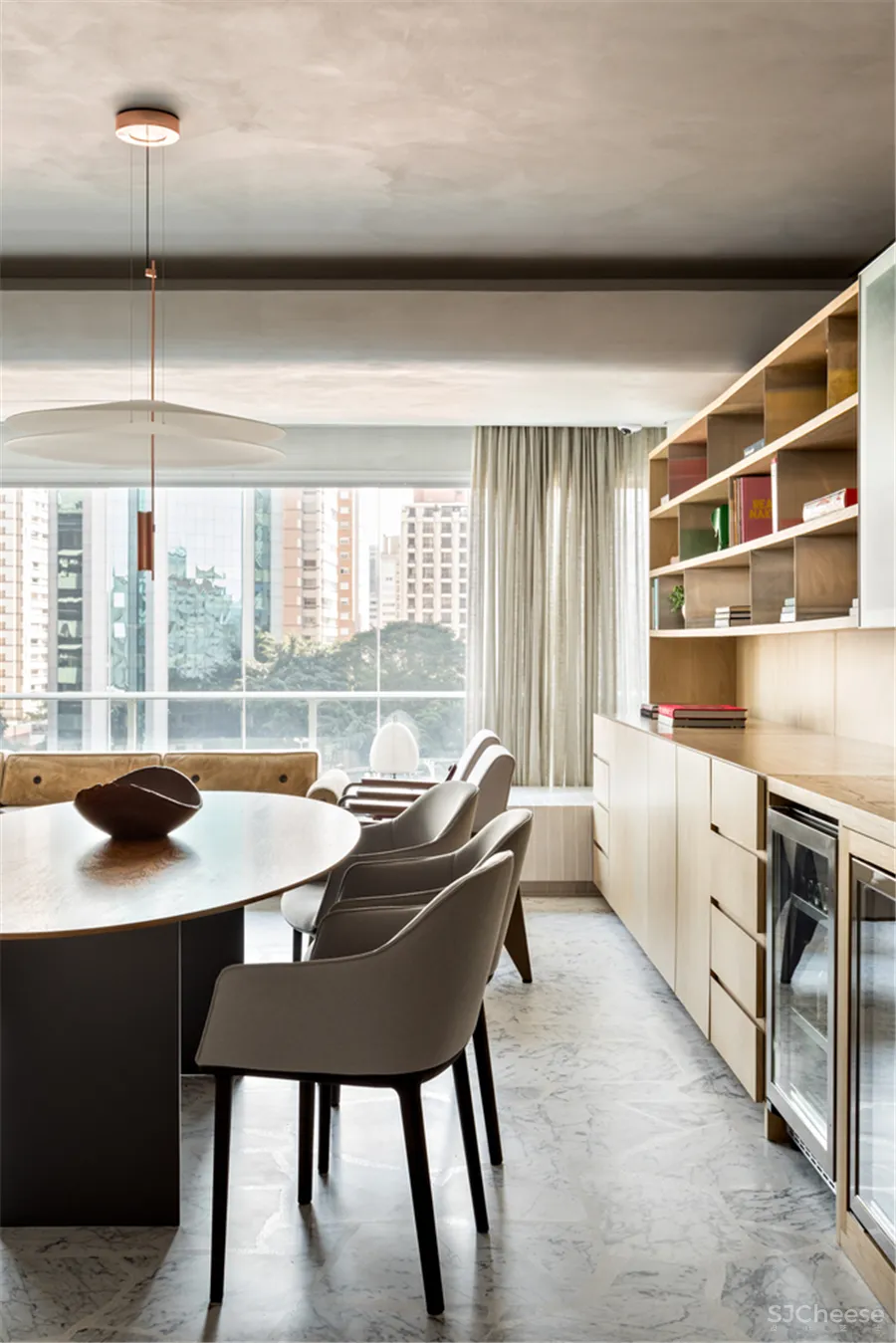 165㎡ 两室一厅, 阳台这样设计让客厅增大一倍