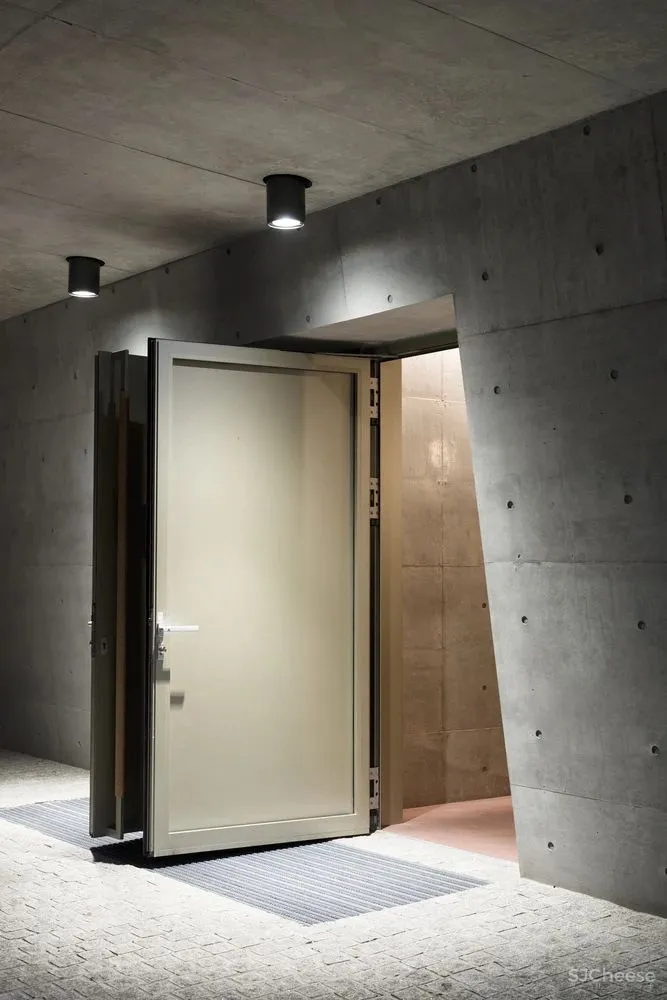 水泥墙，安之若素的静谧美学格调