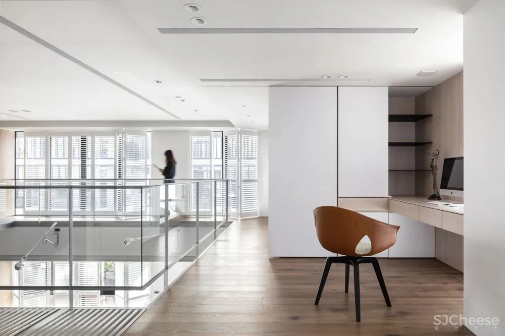 233㎡ 挑空设计,百叶窗这样用更高级