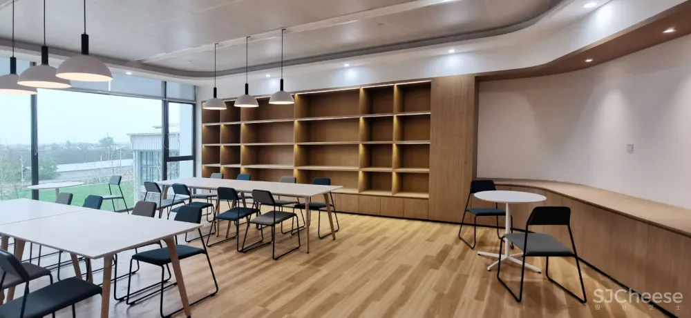 环境与空间 / 空间与人的.融合 - 国品乳业办公空间设计