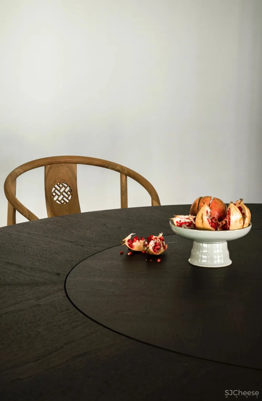 1100㎡独栋别墅使用13年后翻新，网友：给设计师跪了！（附改造前图）