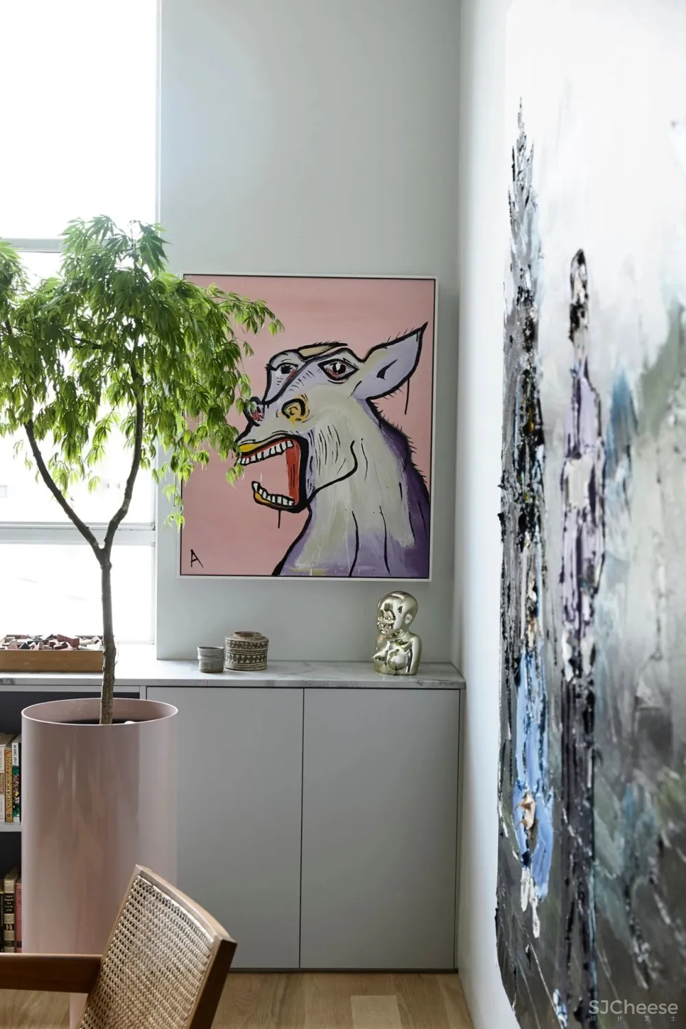 仓库改造成住宅, 弯曲的黄铜墙面惊艳了整个家