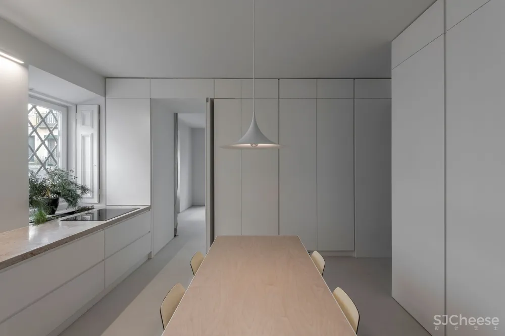 SIA Arquitectura 将里斯本的一座历史性的联排别墅改造成两座现代住宅