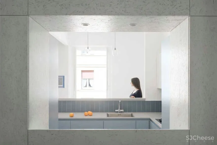 淡雅清爽的蓝,让十九世纪老建筑也如少女般明媚