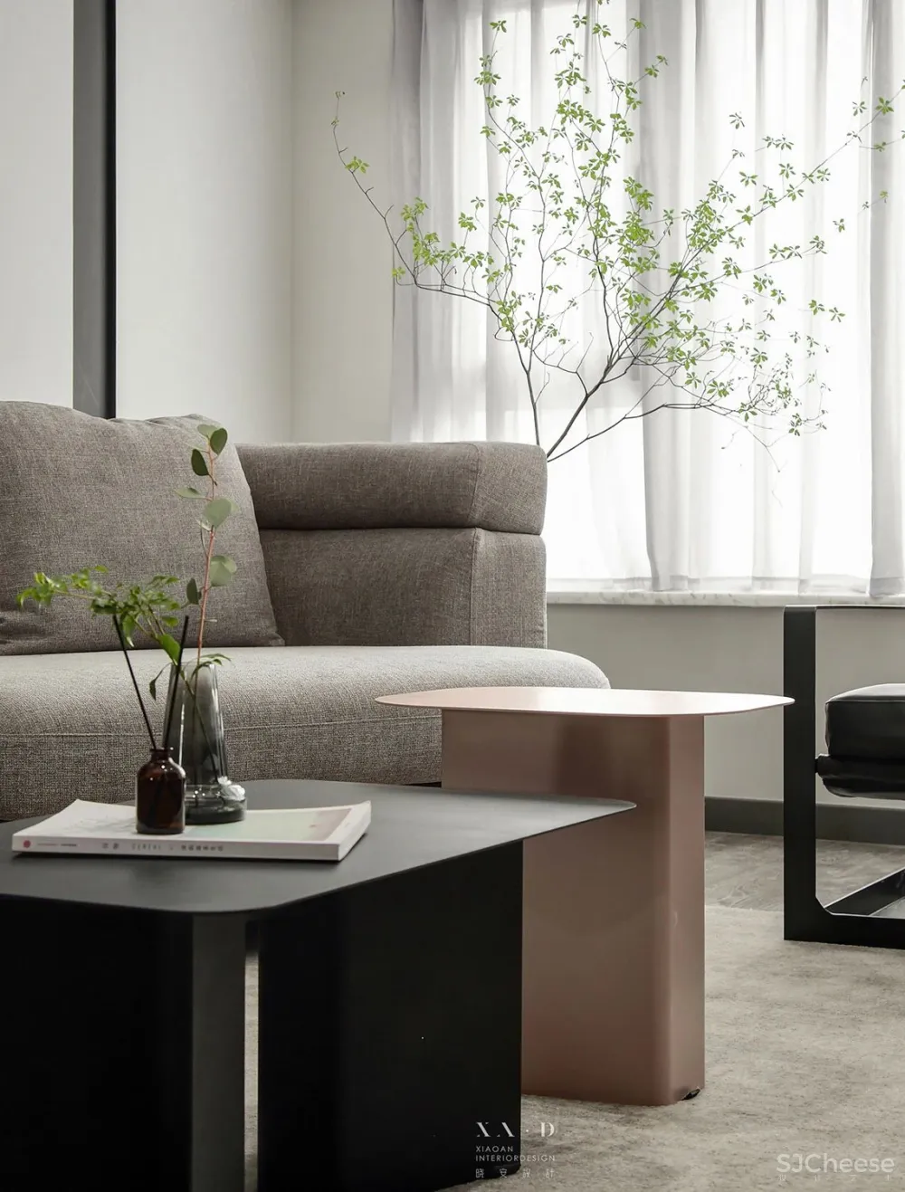 黑白简约,硬朗与温馨的平衡 晓安设计
