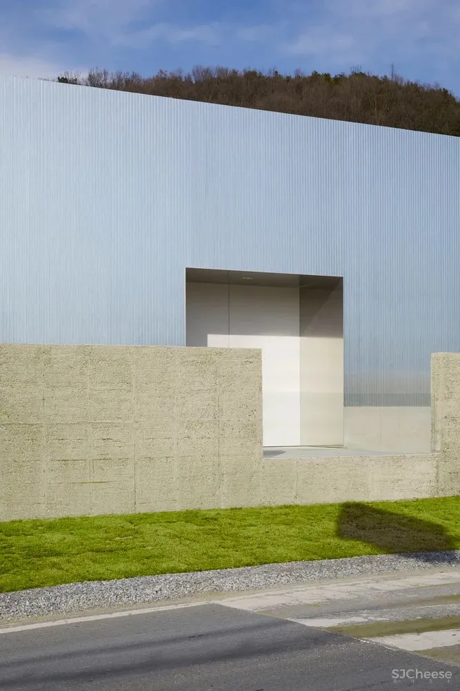 LEEDO SAU咖啡店,城市中‘抽离’空间 ATMOROUND