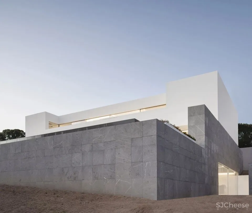 极简 · 越少越高级