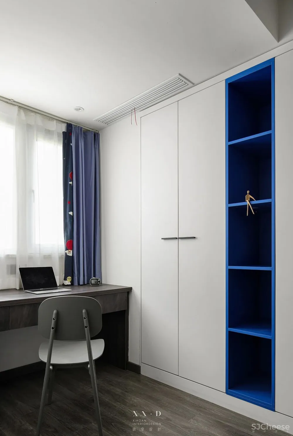 黑白简约,硬朗与温馨的平衡 晓安设计