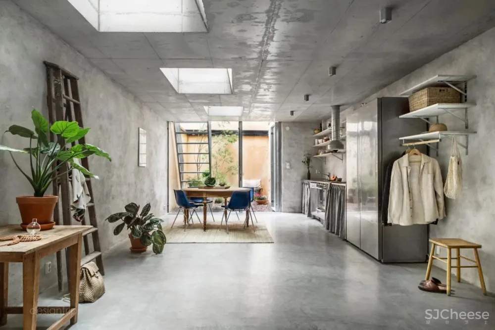 水泥墙，安之若素的静谧美学格调