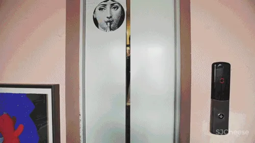 北京宅男一个人住5层别墅,却只睡1米的床