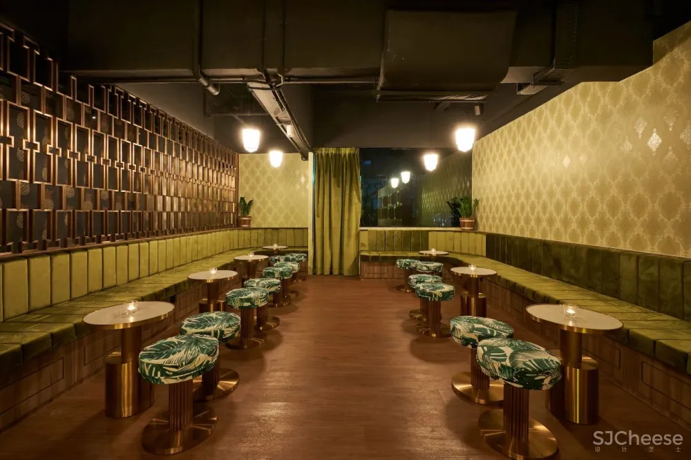 入口简陋到像WC,这个酒吧凭什么,连续两年成为“中国最佳酒吧”?