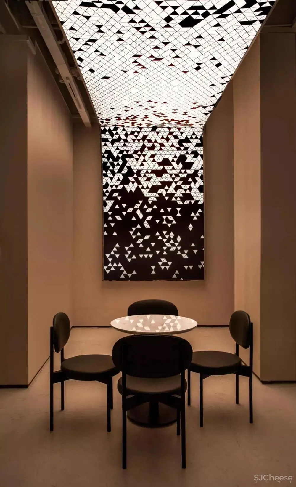 新作 KWSD境物建筑：爬一座“茶山” 然后在微醺酒屋里做梦