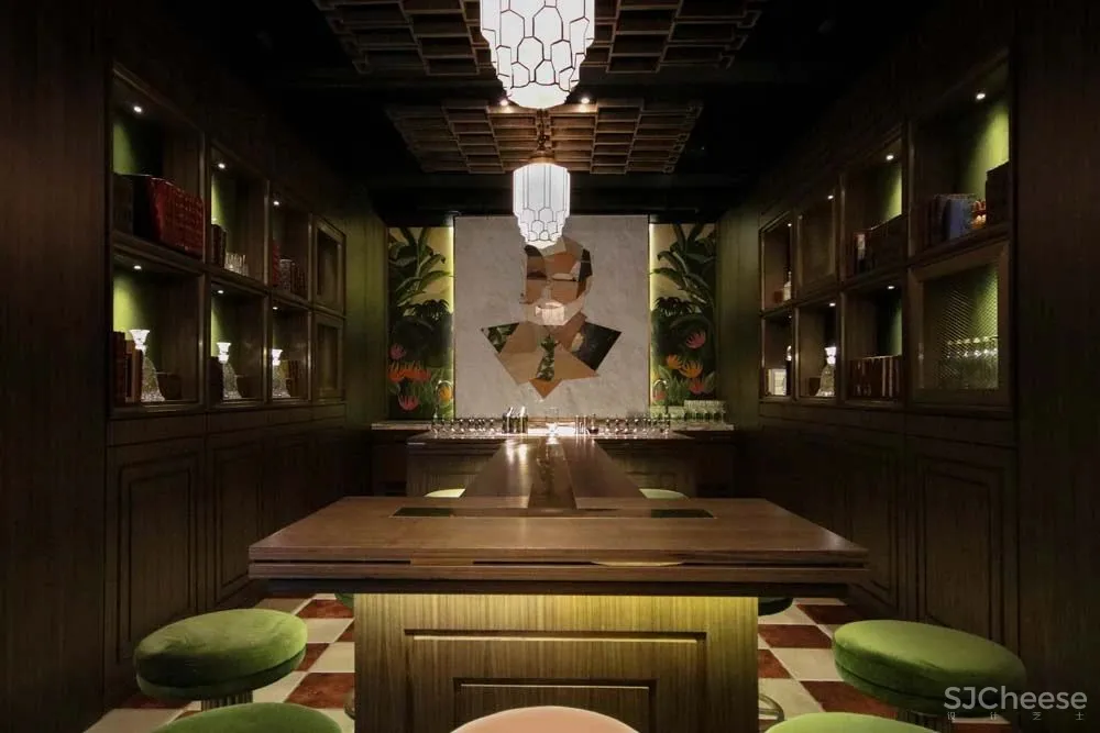 入口简陋到像WC,这个酒吧凭什么,连续两年成为“中国最佳酒吧”?