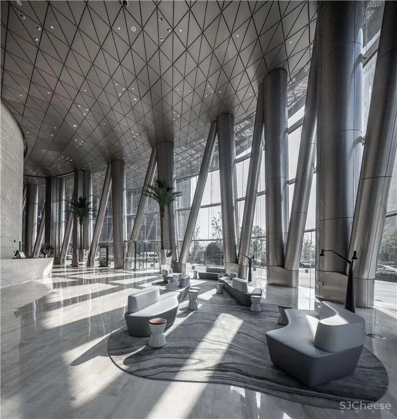 “光给予影的存在,影赋予光的生命” 中银大厦