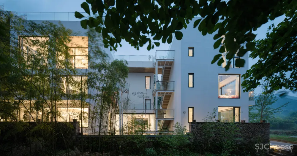 莫干山云端新宿!2000 m²摩洛哥花园私藏游乐园,loft亲子滑梯房,露台无边泳池超隐秘!