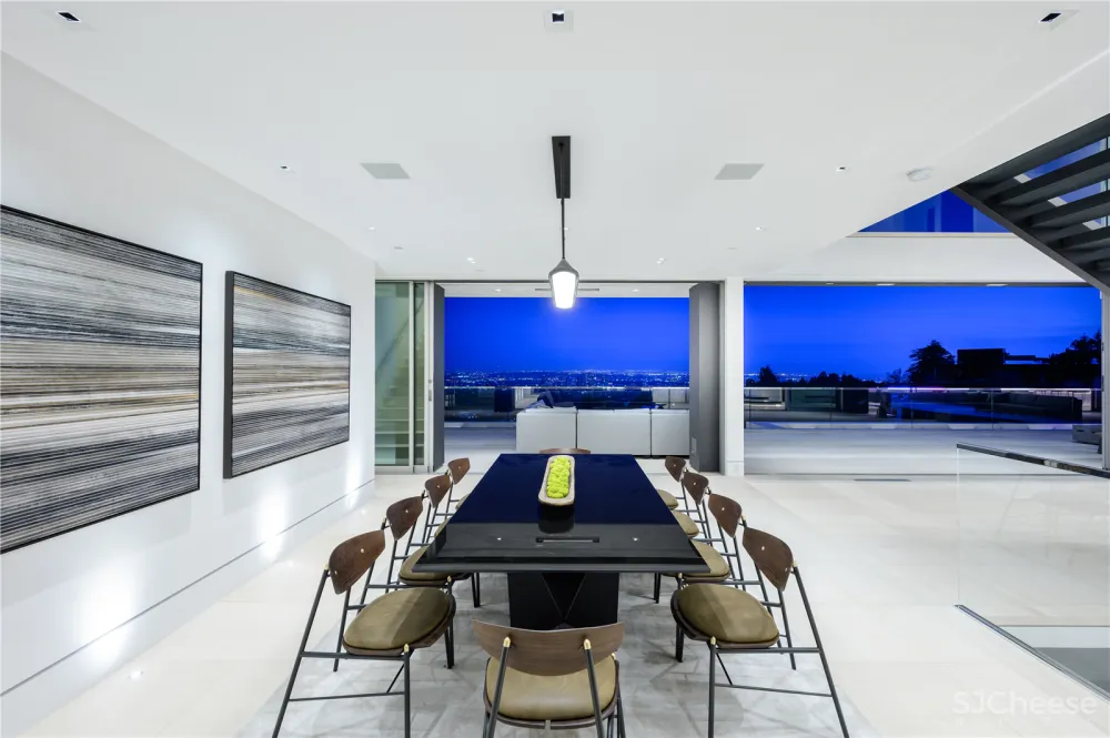 1300㎡ 的别墅, 售价3.4亿, 豪宅就该有这种视野