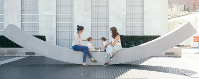 Living Big,他们将小空间最大化利用;通过简单手势即可转换空间,他们是移动系统专家