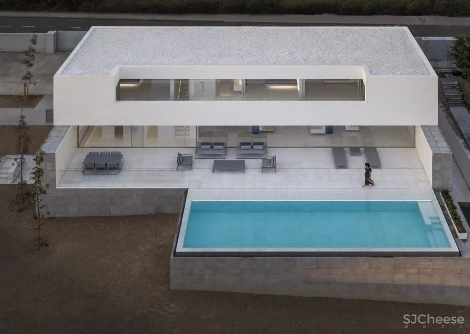 极简 · 越少越高级