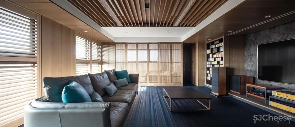 233㎡ 挑空设计,百叶窗这样用更高级