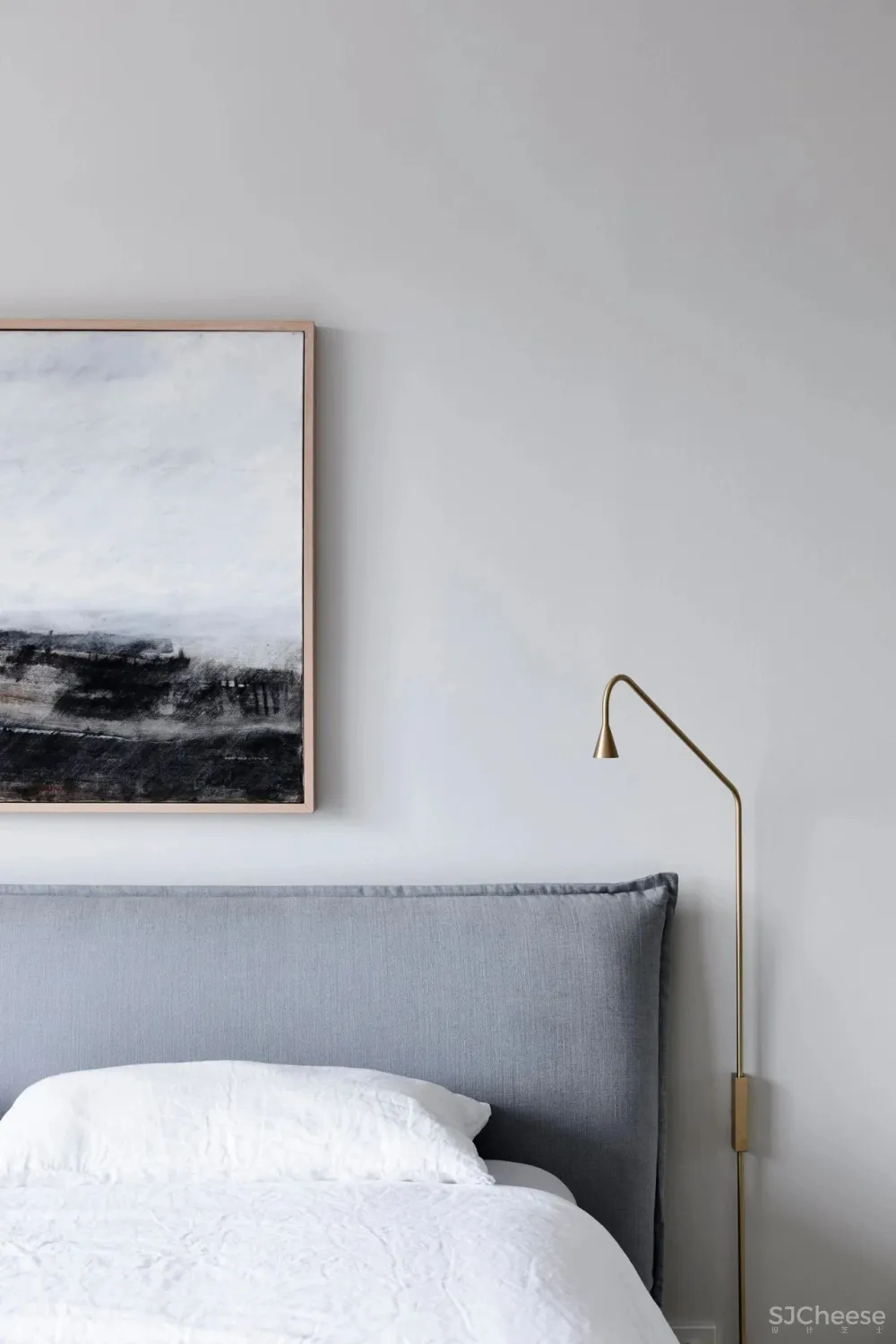 仓库改造成住宅, 弯曲的黄铜墙面惊艳了整个家