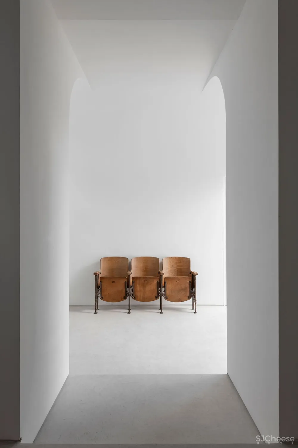 SIA Arquitectura 将里斯本的一座历史性的联排别墅改造成两座现代住宅