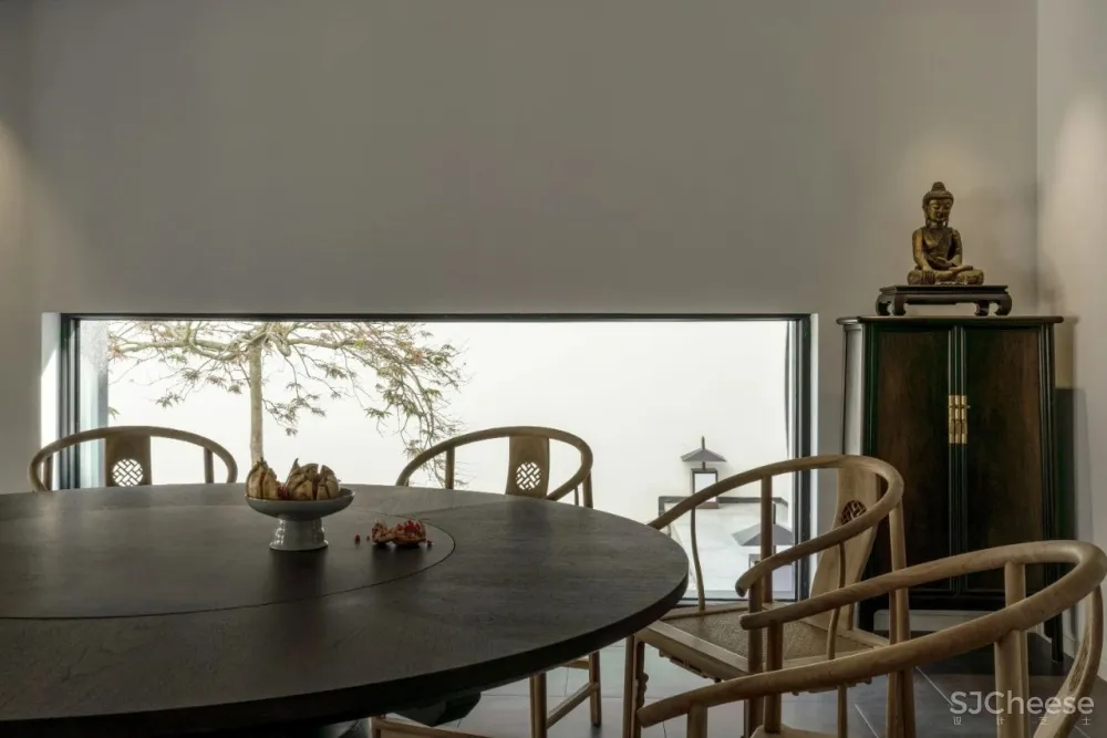 1100㎡独栋别墅使用13年后翻新，网友：给设计师跪了！（附改造前图）