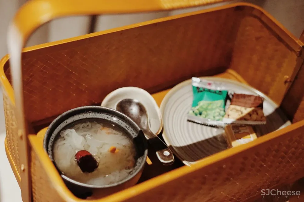 新挖到的隐秘玩水地, 直接睡入山溪间! 还原宫崎骏动漫里的夏天, 秒回无拘束童年时光