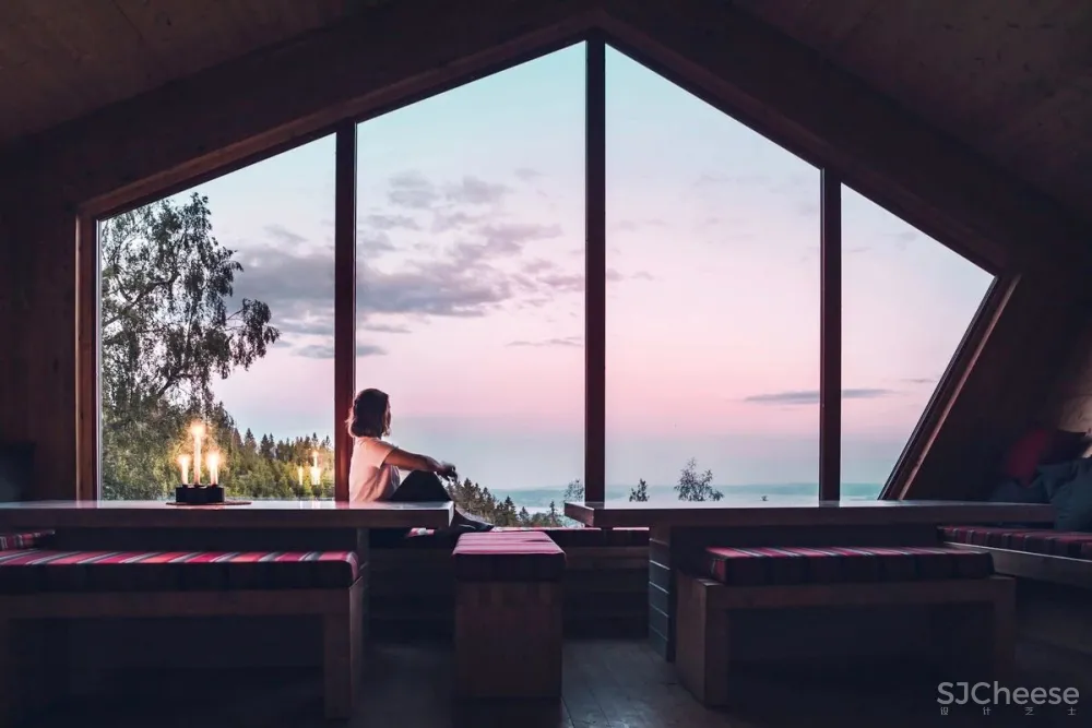 这座全景自助客舱，位于奥斯陆最美丽森林中，一晚仅接待10人，需提前预定