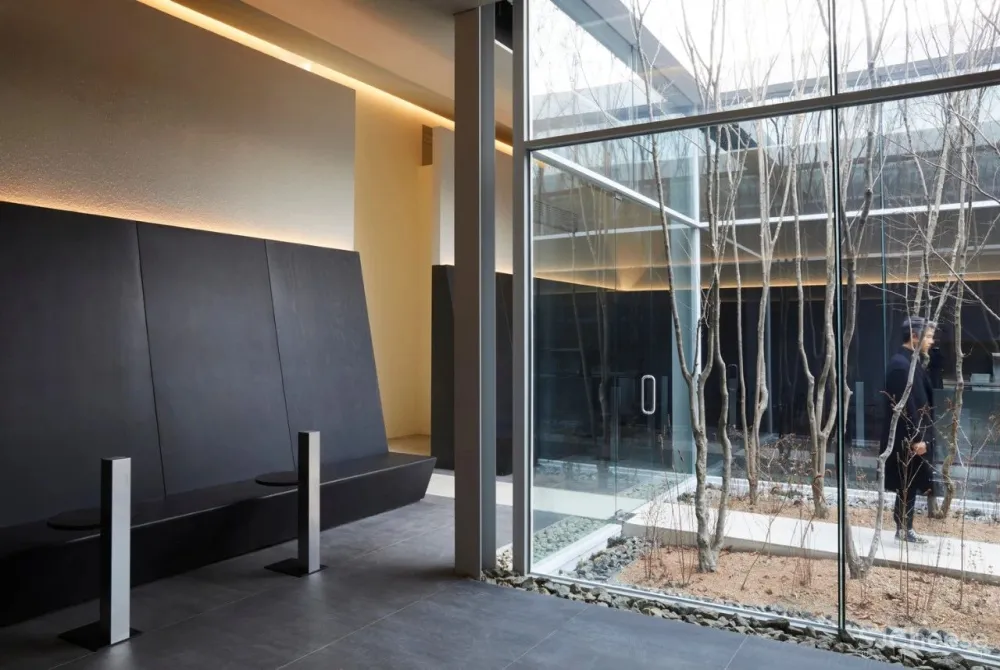 LEEDO SAU咖啡店,城市中‘抽离’空间 ATMOROUND