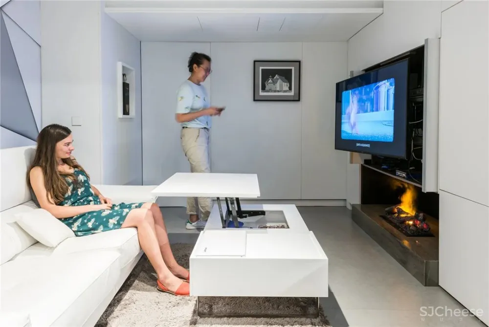 Living Big,他们将小空间最大化利用;通过简单手势即可转换空间,他们是移动系统专家