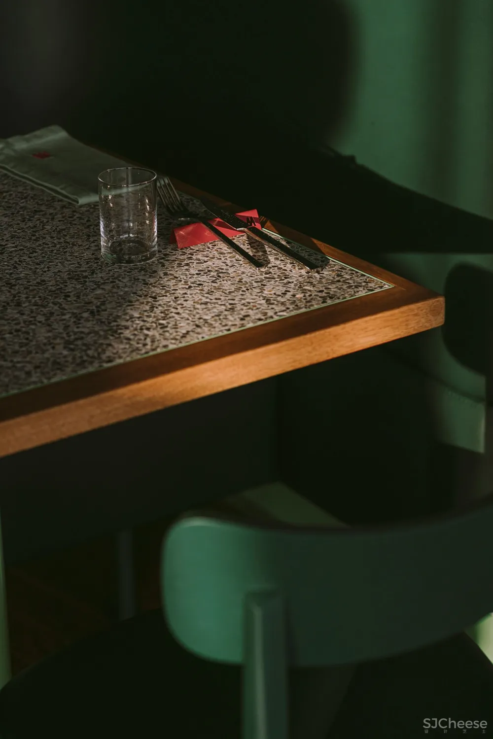 BUCK.STUDIO的MARTIM餐厅将葡萄牙的味道带到弗罗茨瓦夫