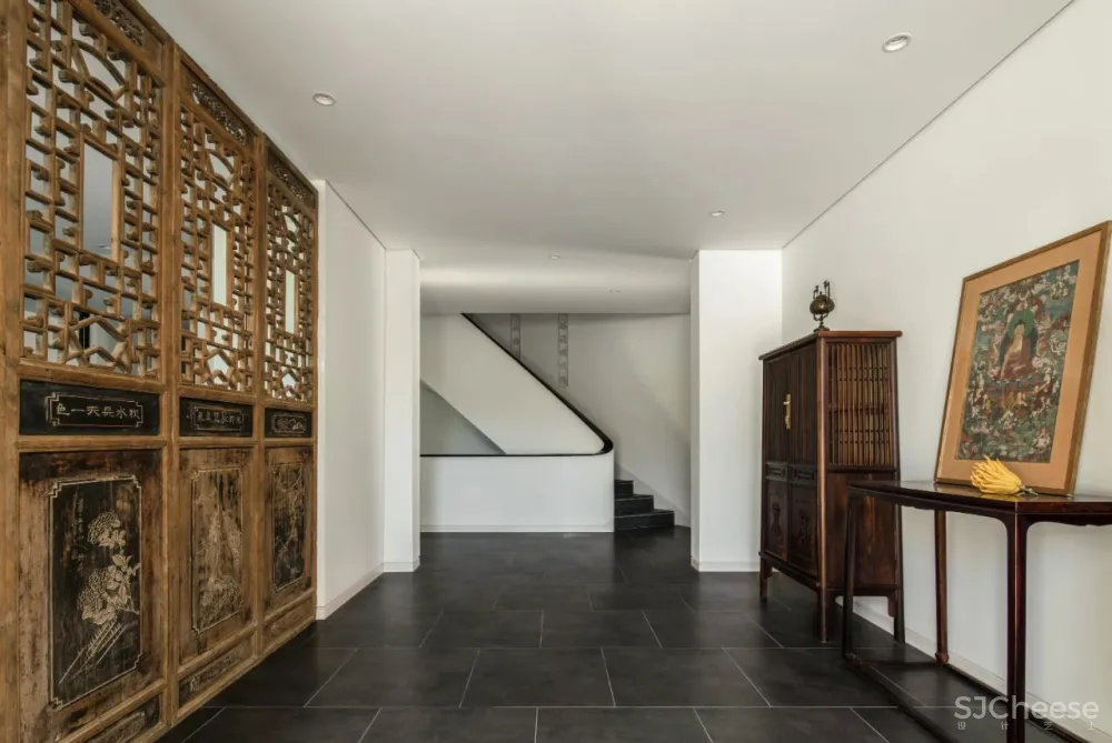 1100㎡独栋别墅使用13年后翻新，网友：给设计师跪了！（附改造前图）