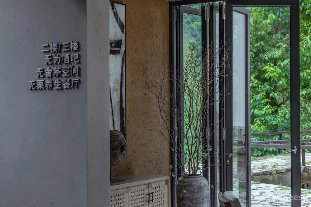 新挖到的隐秘玩水地, 直接睡入山溪间! 还原宫崎骏动漫里的夏天, 秒回无拘束童年时光