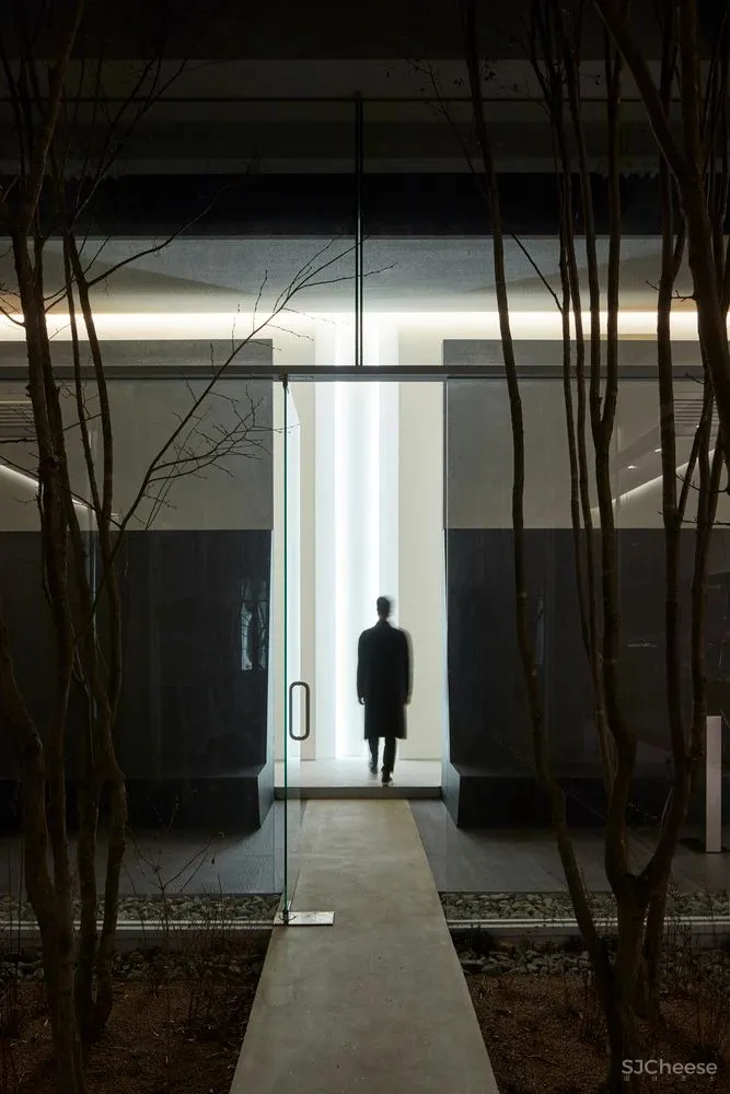 LEEDO SAU咖啡店,城市中‘抽离’空间 ATMOROUND