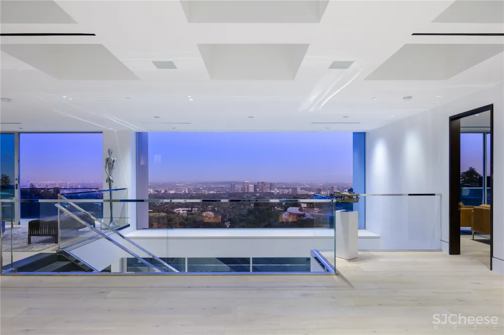 1300㎡ 的别墅, 售价3.4亿, 豪宅就该有这种视野