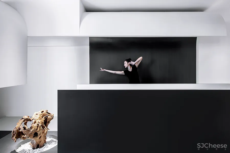 黑白,继承与再生的生活美学空间|金选民 • HOW