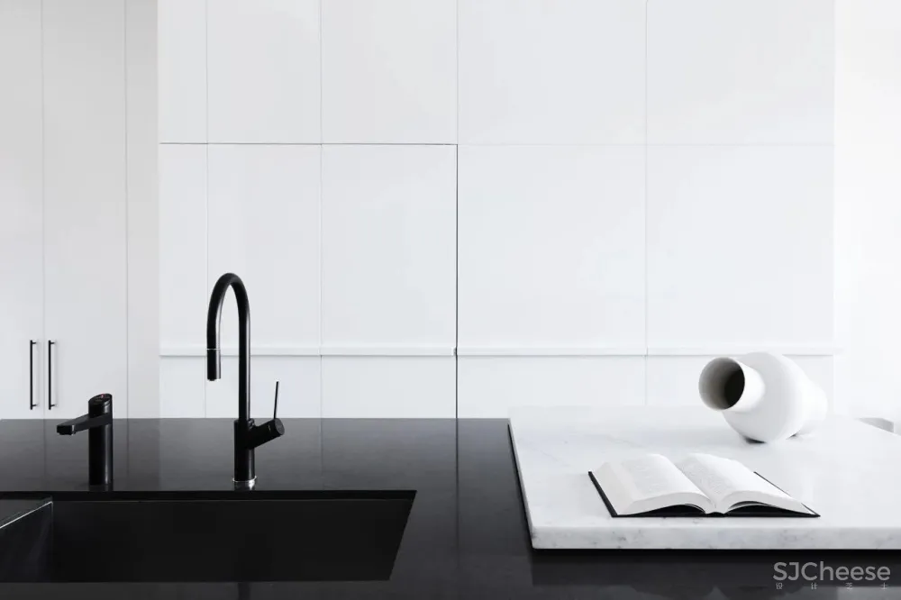 Fiona Lynch 新作 墨尔本的极简主义美学