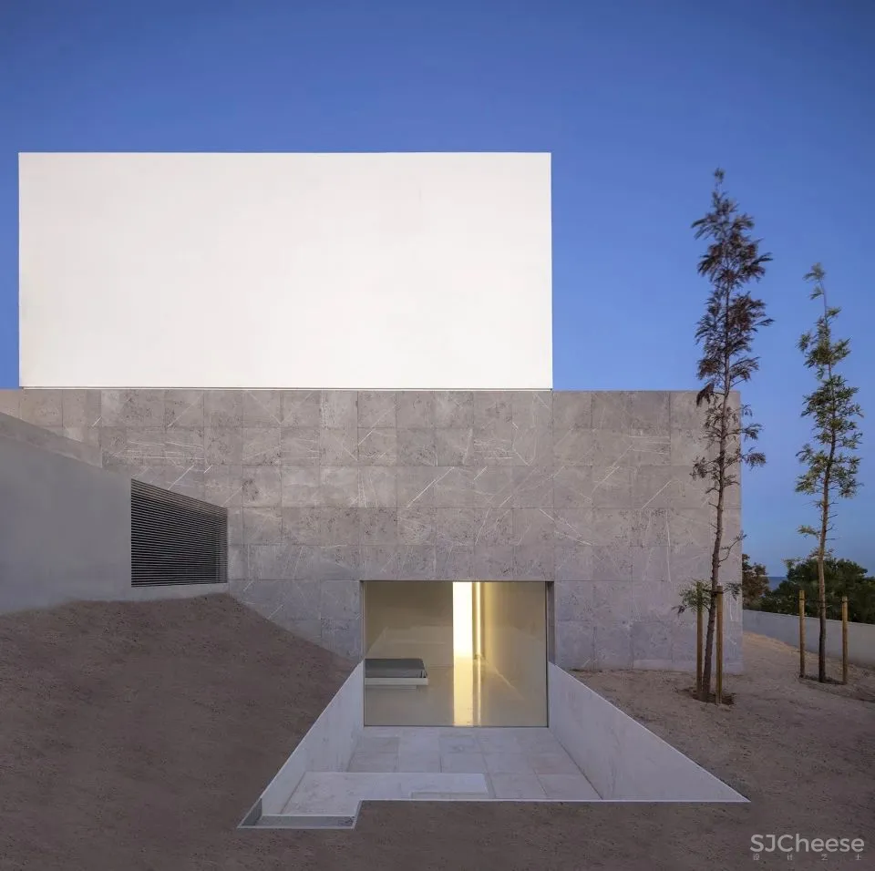 极简 · 越少越高级