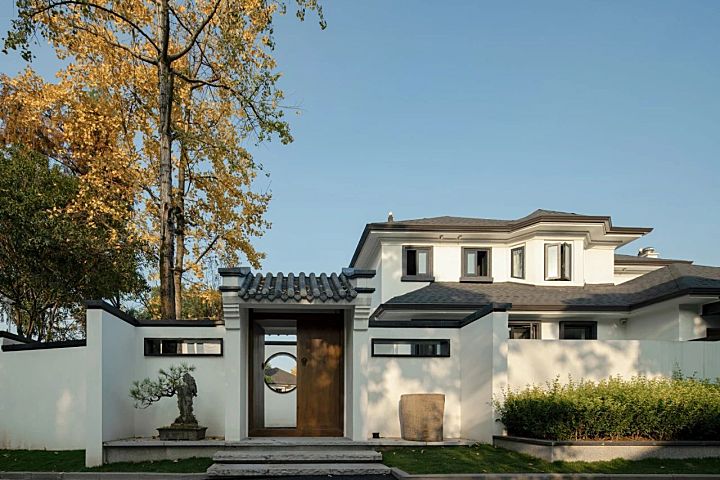 1100㎡独栋别墅使用13年后翻新，网友：给设计师跪了！（附改造前图）