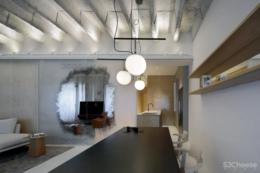 150㎡ 用「镜子」做装饰, 性冷淡的混凝土也超有 feel