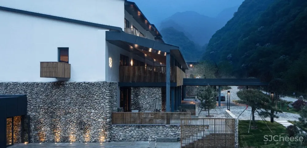 隐藏在景区的“大民宿”,本末设计陈海把山景引入室内