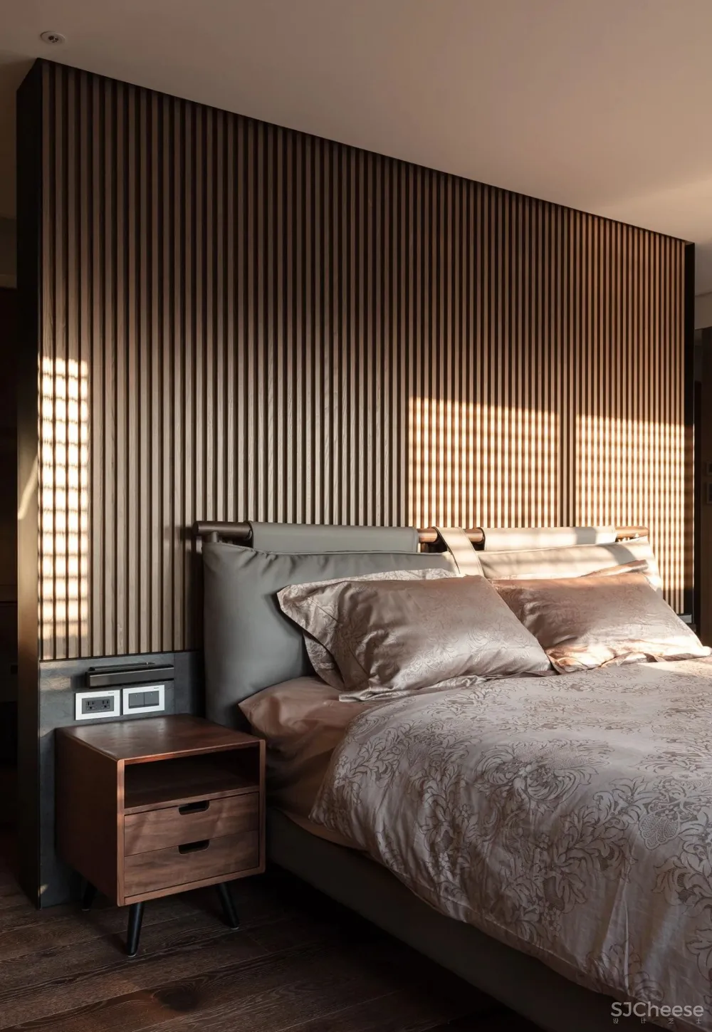 233㎡ 挑空设计,百叶窗这样用更高级