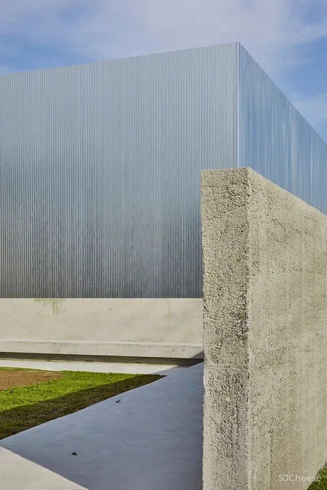 LEEDO SAU咖啡店,城市中‘抽离’空间 ATMOROUND