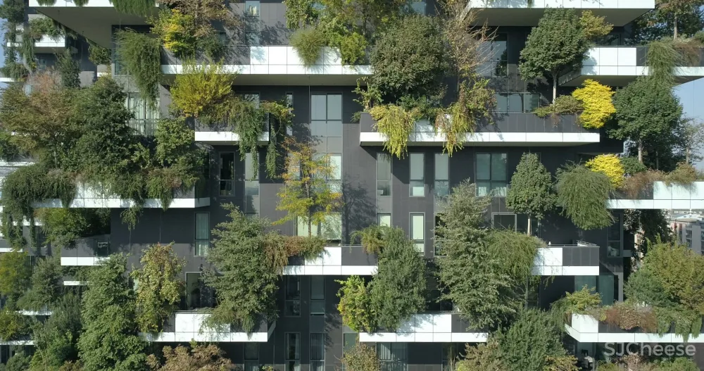 爆红的垂直森林,却被吐槽「蚊虫太多」「物业太贵」,阳台还是点到为止的绿化靠谱