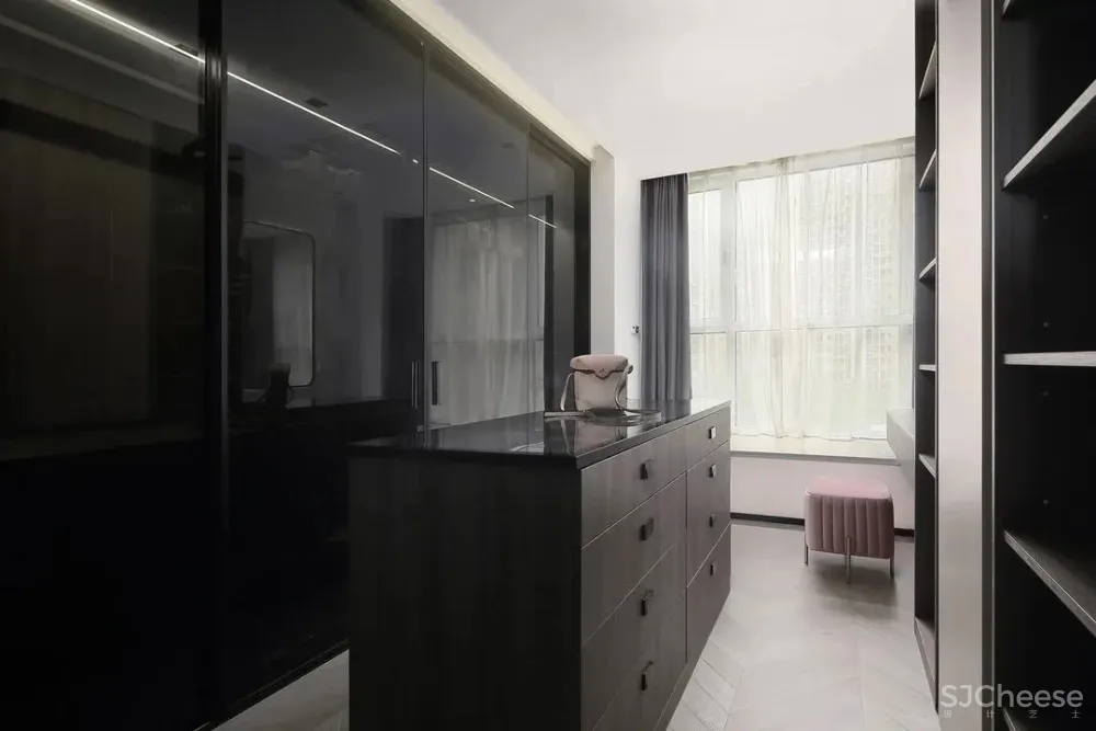 232㎡现代风的家,中西厨分离 隐形门,构建理性克制之美!