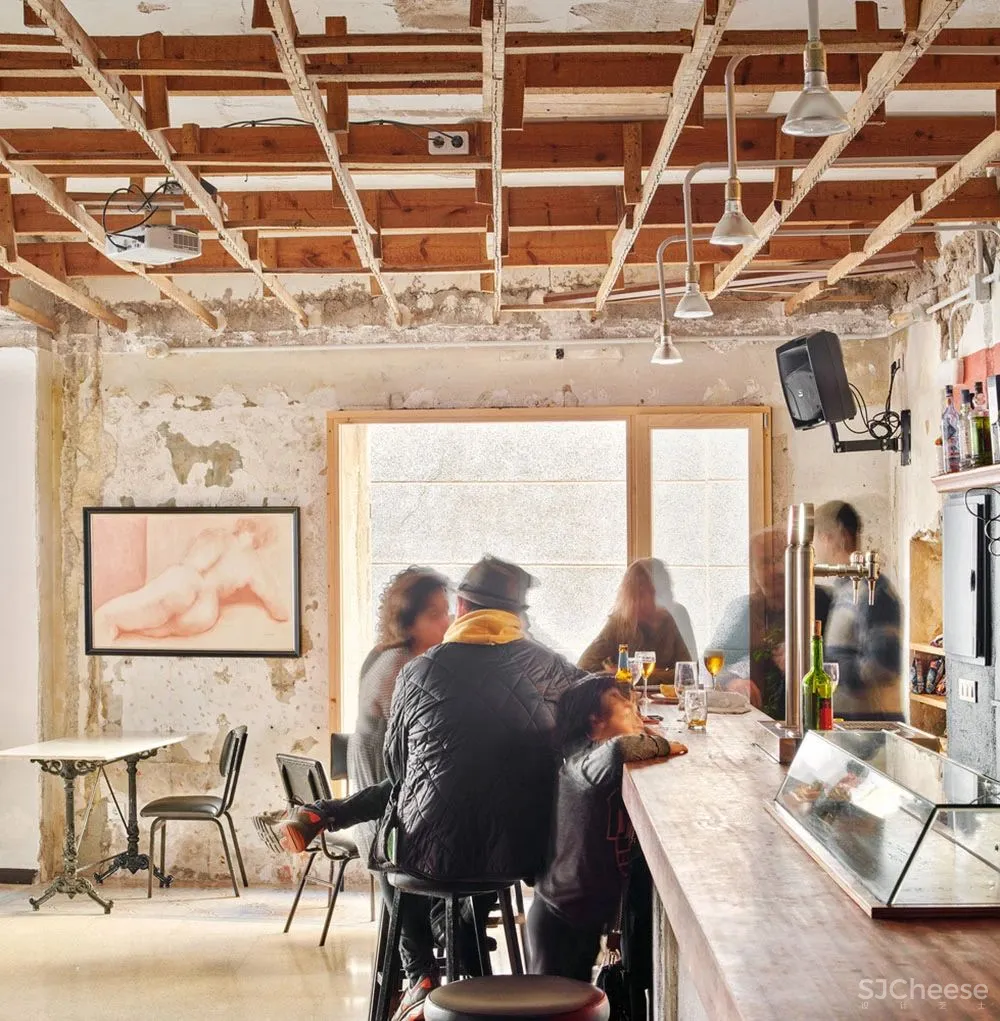 为与不为:Lliro家族音乐咖啡厅