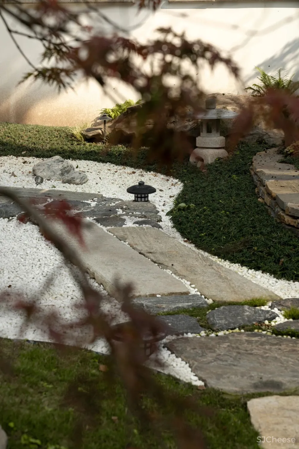 1100㎡独栋别墅使用13年后翻新，网友：给设计师跪了！（附改造前图）